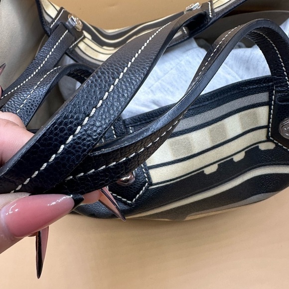 Chanel Cc Logo Le Tren Shopper - Picture 9 of 11